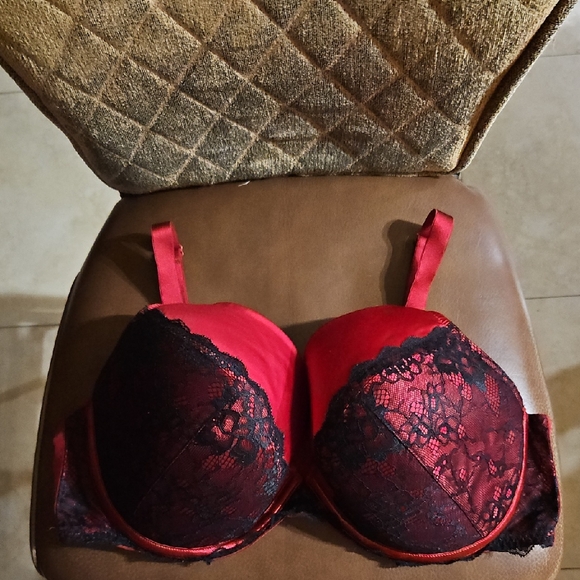 Cacique Other - Cacique Lane Bryant Lightly Lined Full Coverage T-Shirt Underwire Red Black Bra